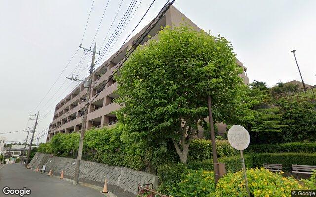 サンヴェール日限山の外観（Googleストリートビュー）
