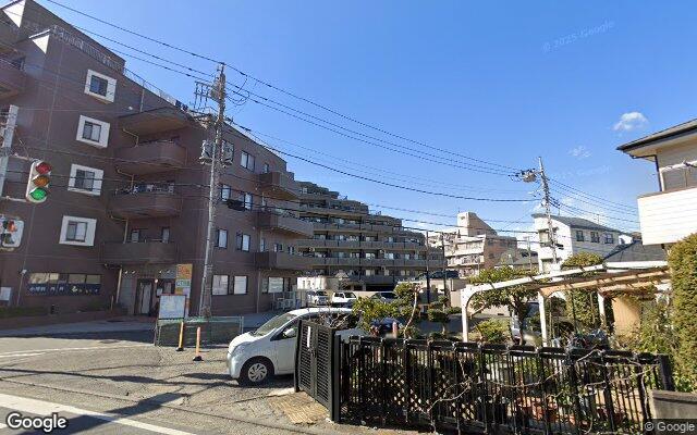 ライオンズガーデン鴨居の外観（Googleストリートビュー）