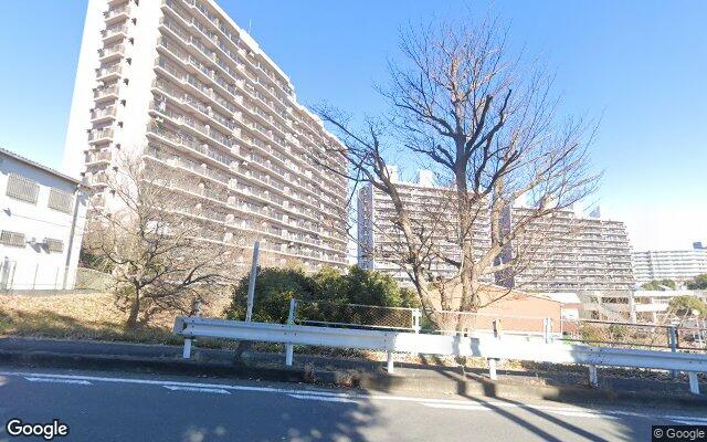 横浜若葉台団地の外観（Googleストリートビュー）
