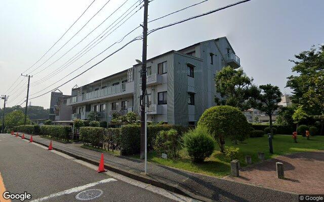 コモア六浦の外観（Googleストリートビュー）