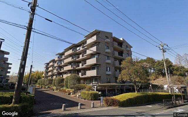 新ゆりグリーンタウン楠街区1号棟の外観（Googleストリートビュー）