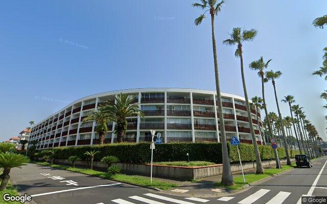 逗子マリーナ8号棟の外観（Googleストリートビュー）