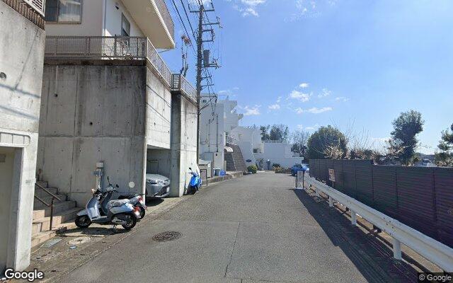 コスモ百合ヶ丘ホワイトヒルズの外観（Googleストリートビュー）