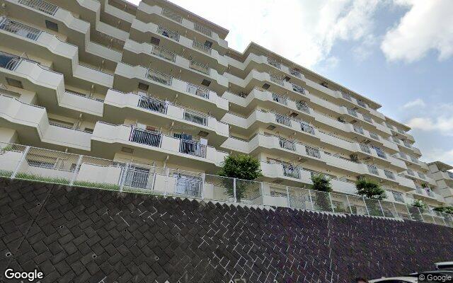 メゾン横浜能見台A棟の外観（Googleストリートビュー）