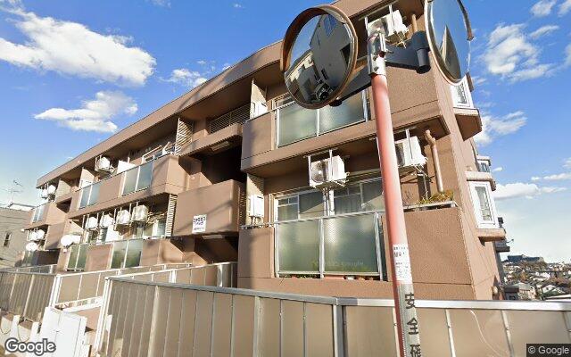 ファミネスつきみ野の外観（Googleストリートビュー）