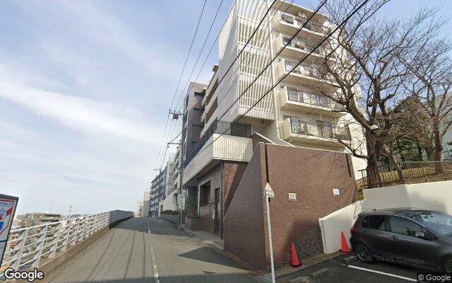 藤が丘ロイヤルマンションの外観（Googleストリートビュー）