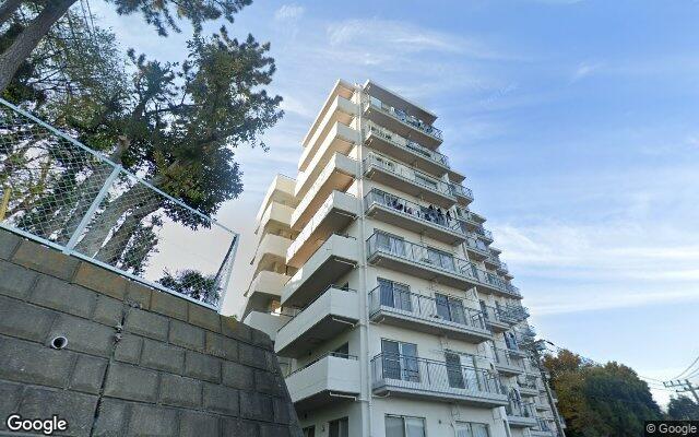 ドルミ藤沢D号棟の外観（Googleストリートビュー）