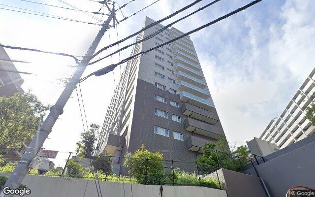 グランファースト千里桃山台4号棟の外観（Googleストリートビュー）