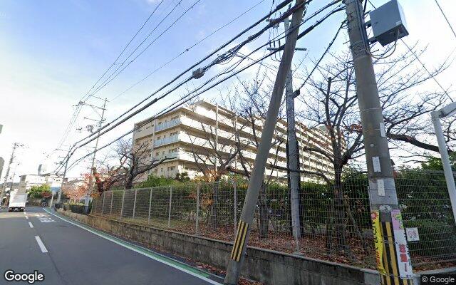 ローレルコート豊中服部緑地の外観（Googleストリートビュー）