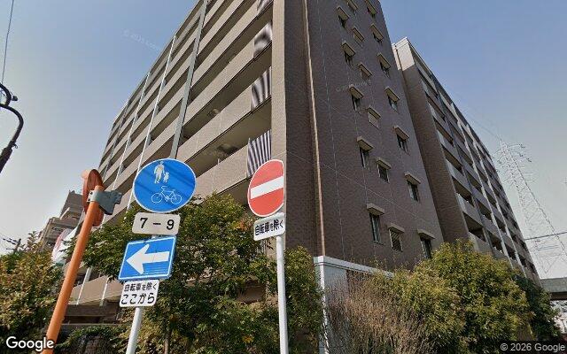 グランブルー八戸ノ里の外観（Googleストリートビュー）
