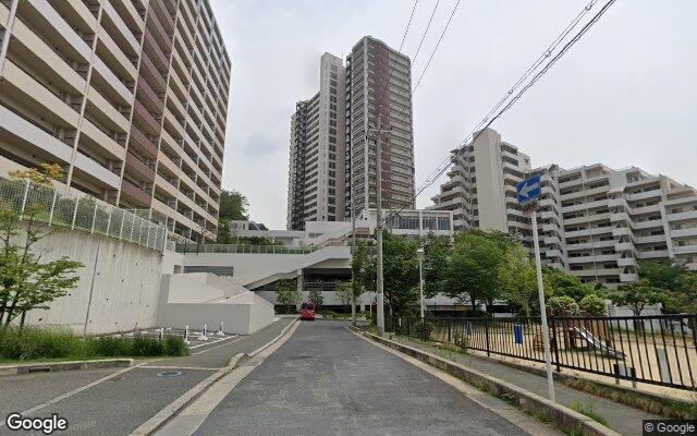 グランオーパスタワーオーパスC棟の外観（Googleストリートビュー）
