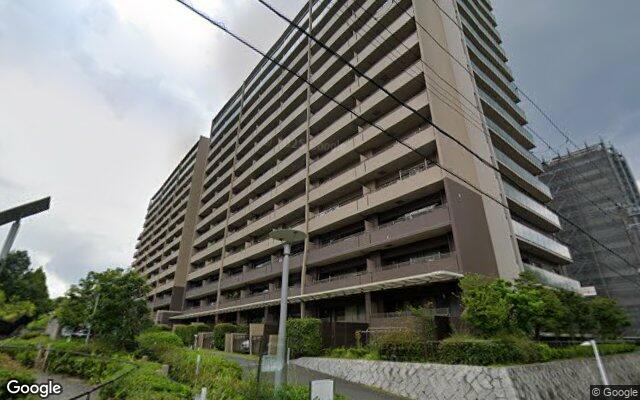 ジオ千里桃山台2番館の外観（Googleストリートビュー）