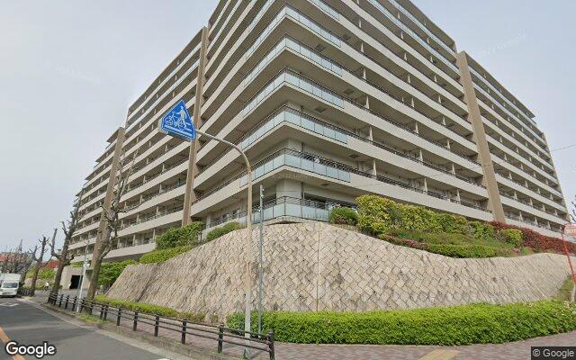 ウェリスジオ千里佐竹台の外観（Googleストリートビュー）
