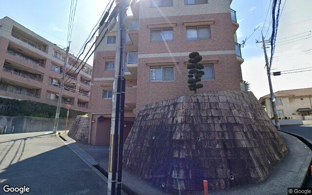 サンメゾン枚方朝日丘けやき館の外観（Googleストリートビュー）