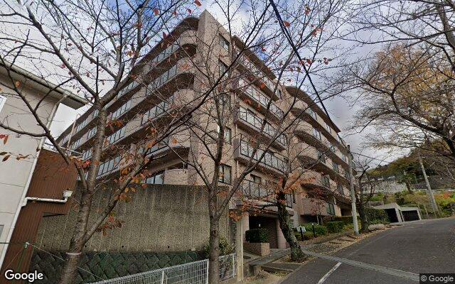 イトーピア枚岡公園弐番館の外観（Googleストリートビュー）