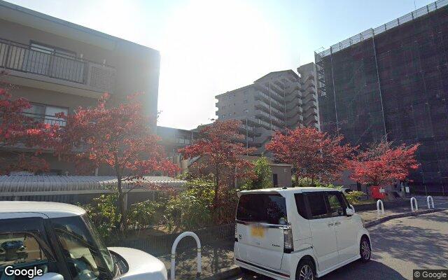 ファミールハイツ上野芝2番館の外観（Googleストリートビュー）