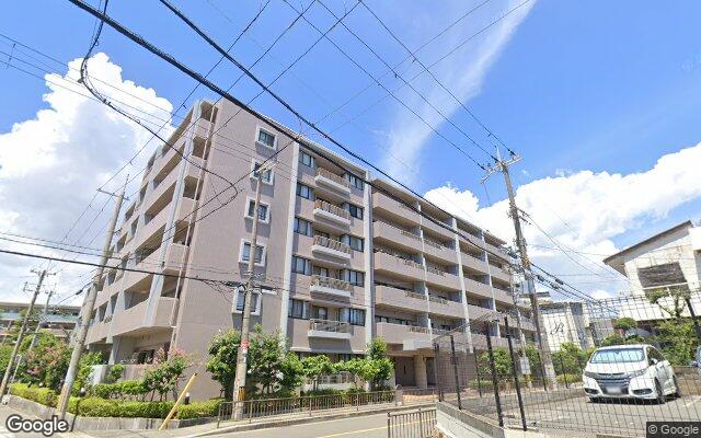 グランドメゾン豊中長興寺の外観（Googleストリートビュー）