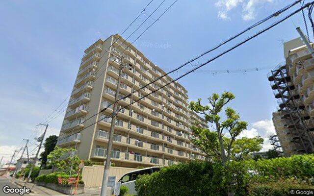 ファミリープラザ泉北光明池3棟の外観（Googleストリートビュー）