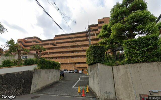 ライオンズマンション枚方の外観（Googleストリートビュー）