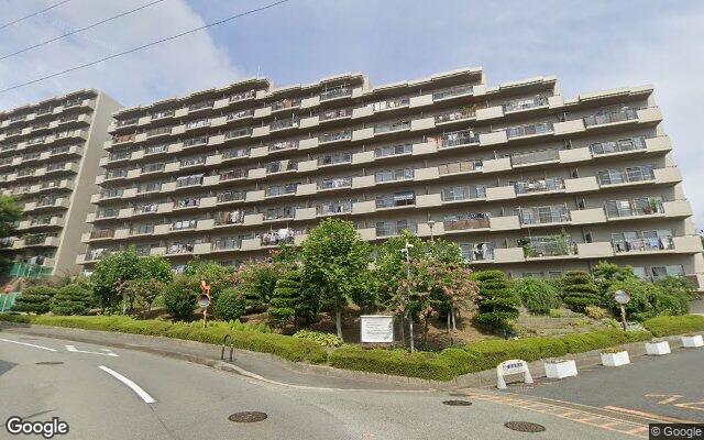 朝日プラザ千里北D棟の外観（Googleストリートビュー）