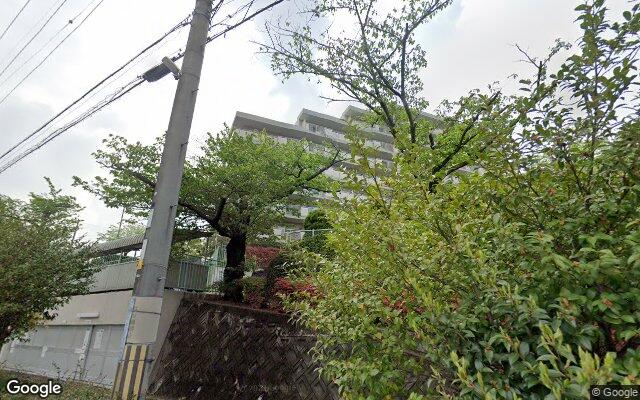 千里南パークマンションB棟の外観（Googleストリートビュー）