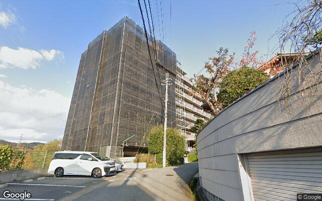 シャルマンコーポ神戸花山の外観（Googleストリートビュー）
