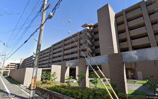 コスモシティ梅小路公園の外観（Googleストリートビュー）