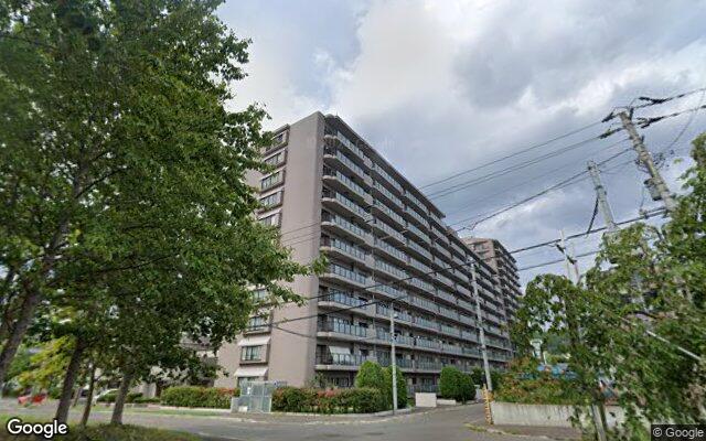藻岩グリーンアヴェニュー壱番街A棟の外観（Googleストリートビュー）