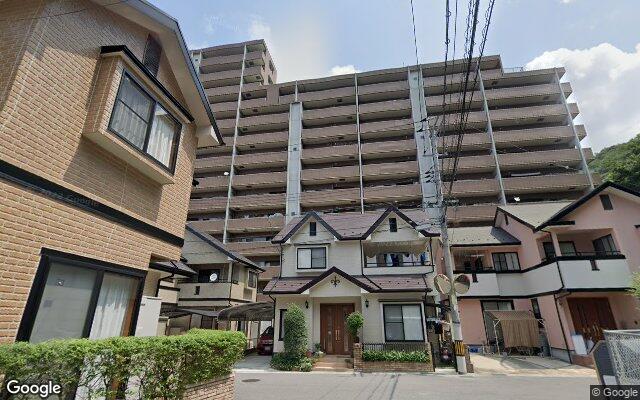 ヴィラージュ海田東棟の外観（Googleストリートビュー）