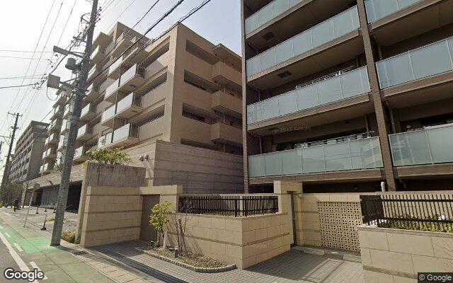 プラウド東山公園の外観（Googleストリートビュー）