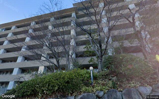 フォレスト東山パークハウスB棟の外観（Googleストリートビュー）