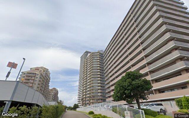 リベーラガーデンマリナタワーの外観（Googleストリートビュー）