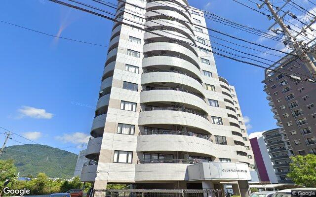 グランドパレスツインタワー曽根の外観（Googleストリートビュー）