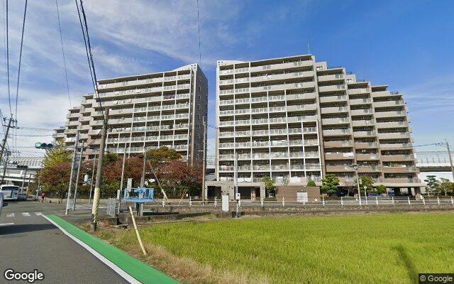 レークサイド野多目の外観（Googleストリートビュー）