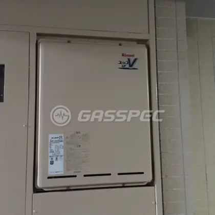 施工前の給湯器（RUF-V2005SAU）