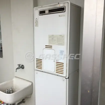 施工前の暖房熱源機（RUFH-2405AW2-3）