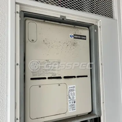 施工前の暖房熱源機（RUFH-VD2401SAU2-3）
