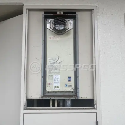 施工前の給湯器（OURB-2051SAQ-T）