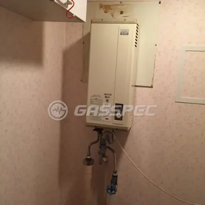 施工前の給湯器（UR-132D）