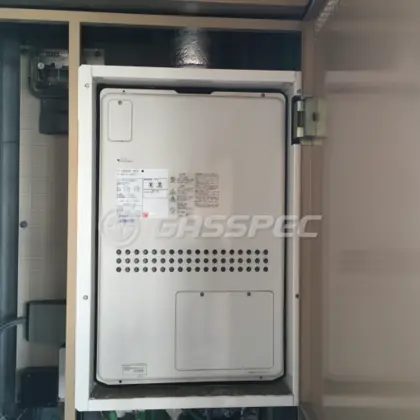 施工前の暖房熱源機（GTH-2413AWXH-H）