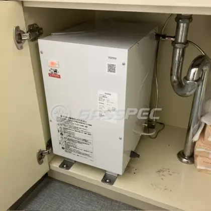 施工後の電気温水器（TOTO REM12A）