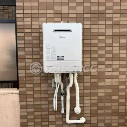 施工後の給湯器（パロマ FH-2423SAW）