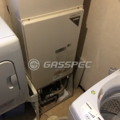 施工前の給湯器（AD-243FFA）