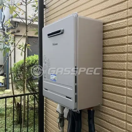 施工後の給湯器（パロマ FH-2423SAW）