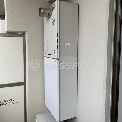 施工前の給湯器