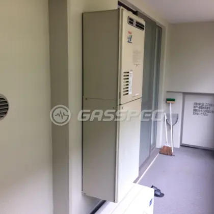 施工前の暖房熱源機（RUFH-VD2400SAW2-3）