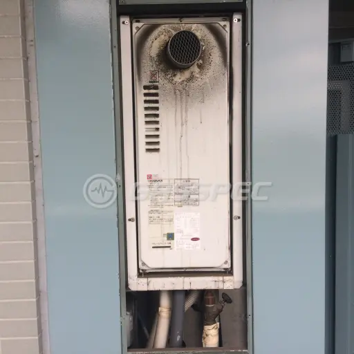 交換前の給湯器（パーパス TP-SP162SZT-1）