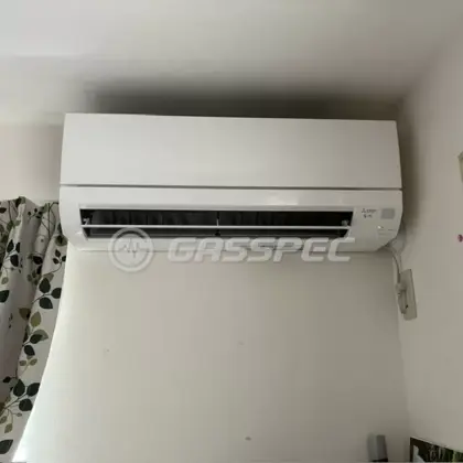 施工後のエアコン（三菱 MSZ-GV2224-W）