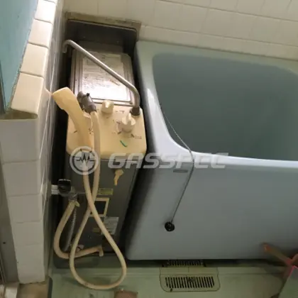 施工前の給湯器（SR-S）