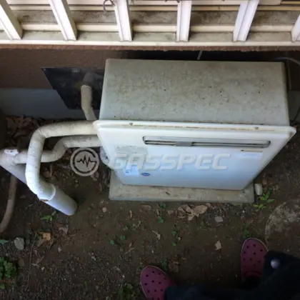 施工前の給湯器（KG-A820RFB-R）
